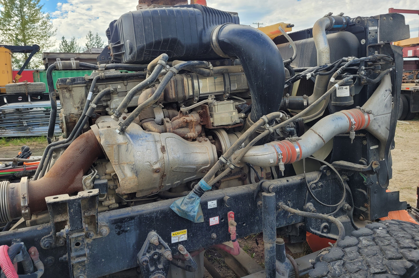 2013 Freightliner/DD15 Front Clip