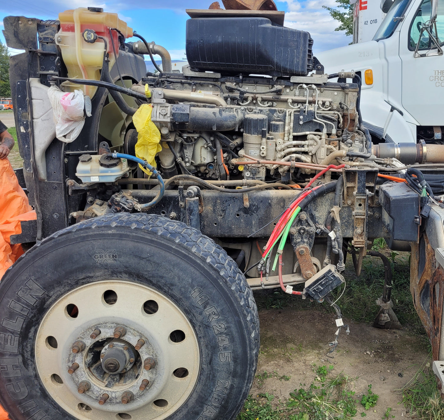 2013 Freightliner/DD15 Front Clip