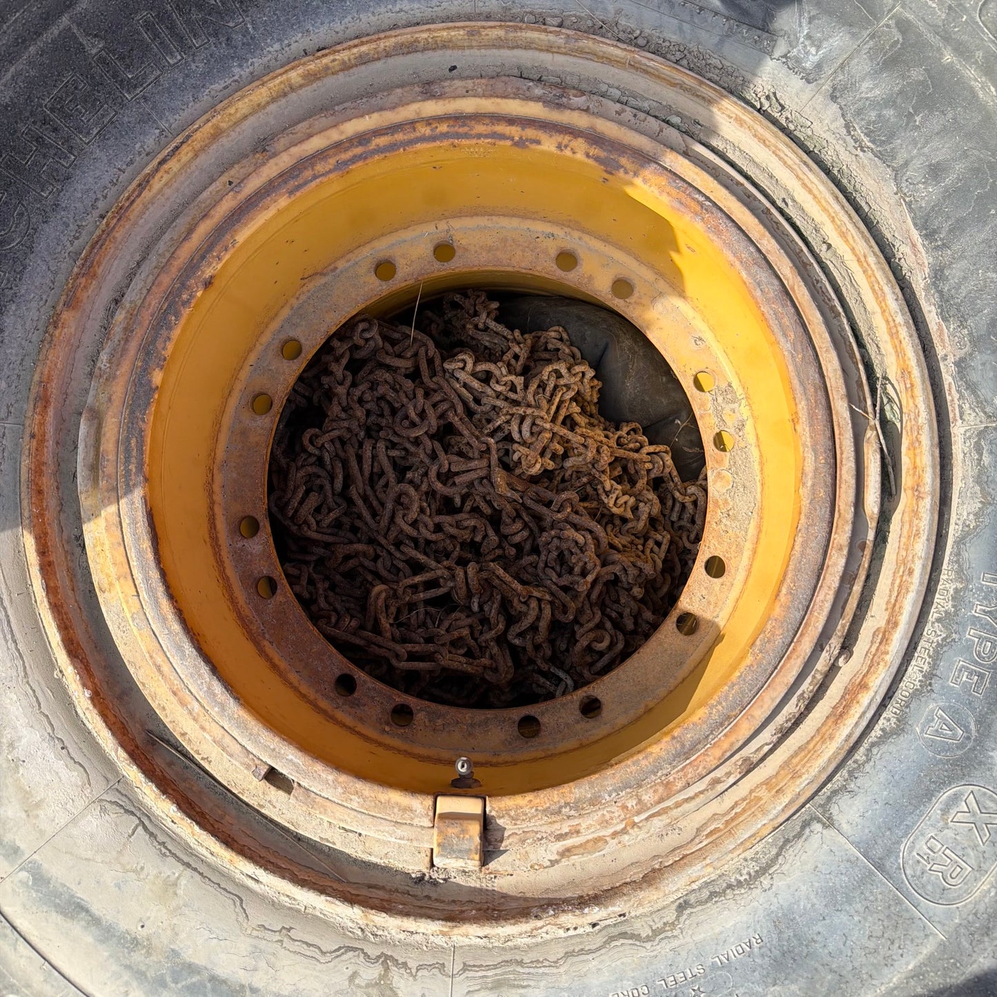 23.5 R25 Michelin Tire
