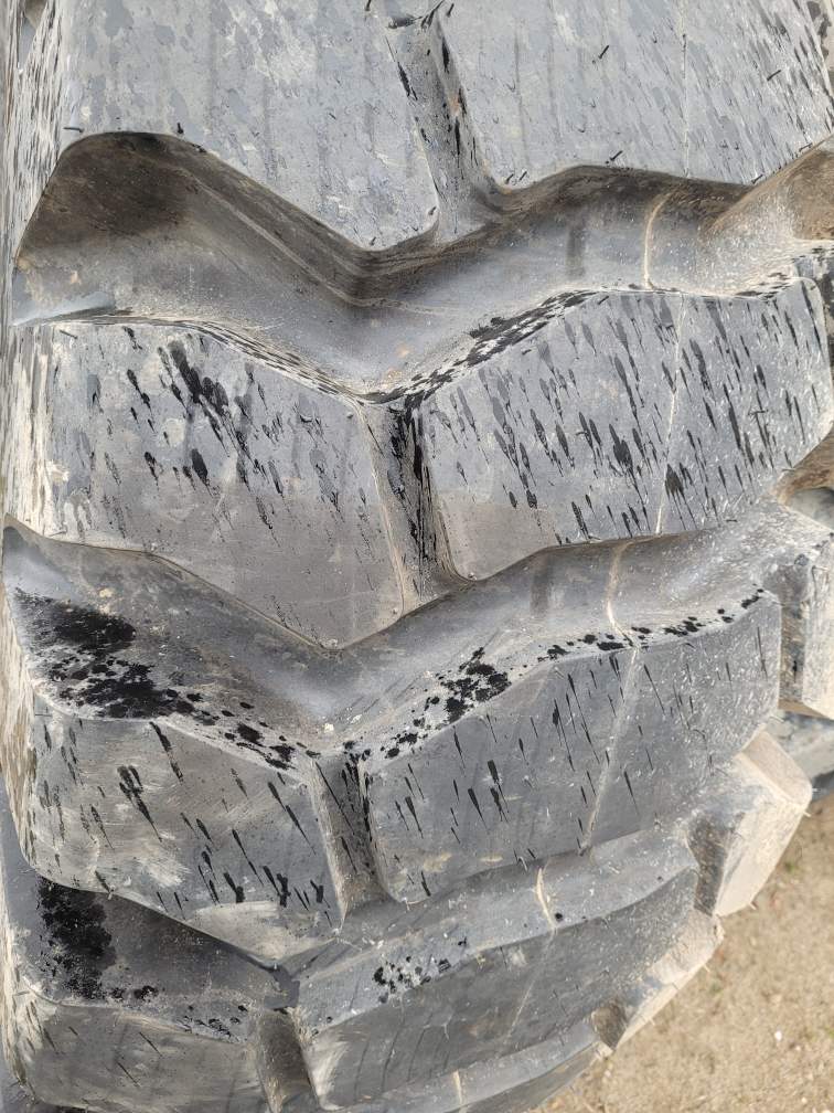 23.5x25 Galaxy ERX-300 Tire