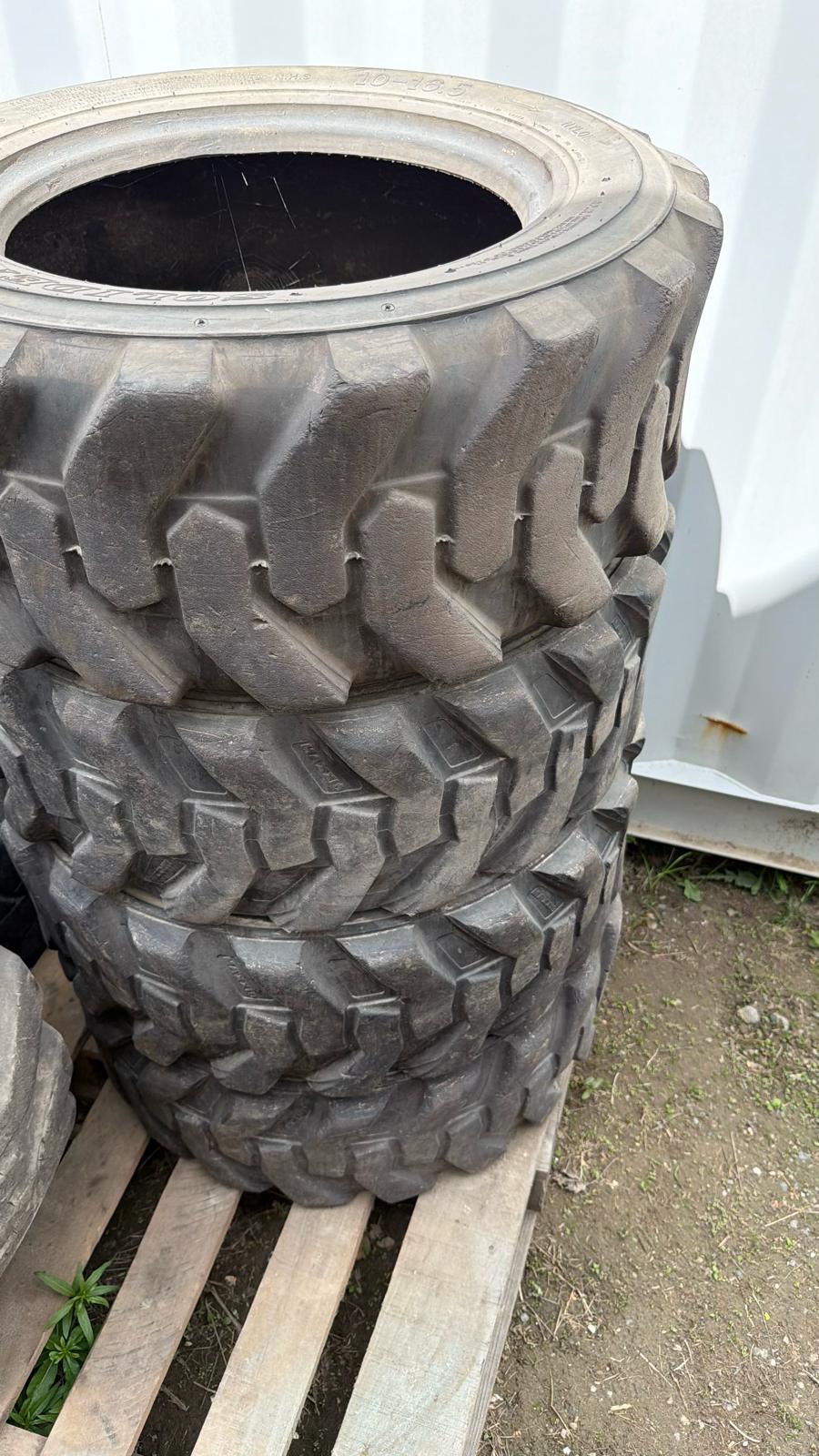Skidsteer Solideal - 10-16.5 Tires, each
