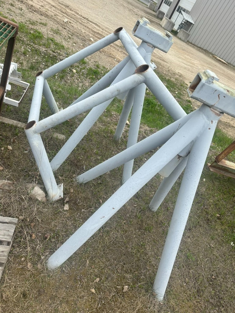 Pipe Stands, each