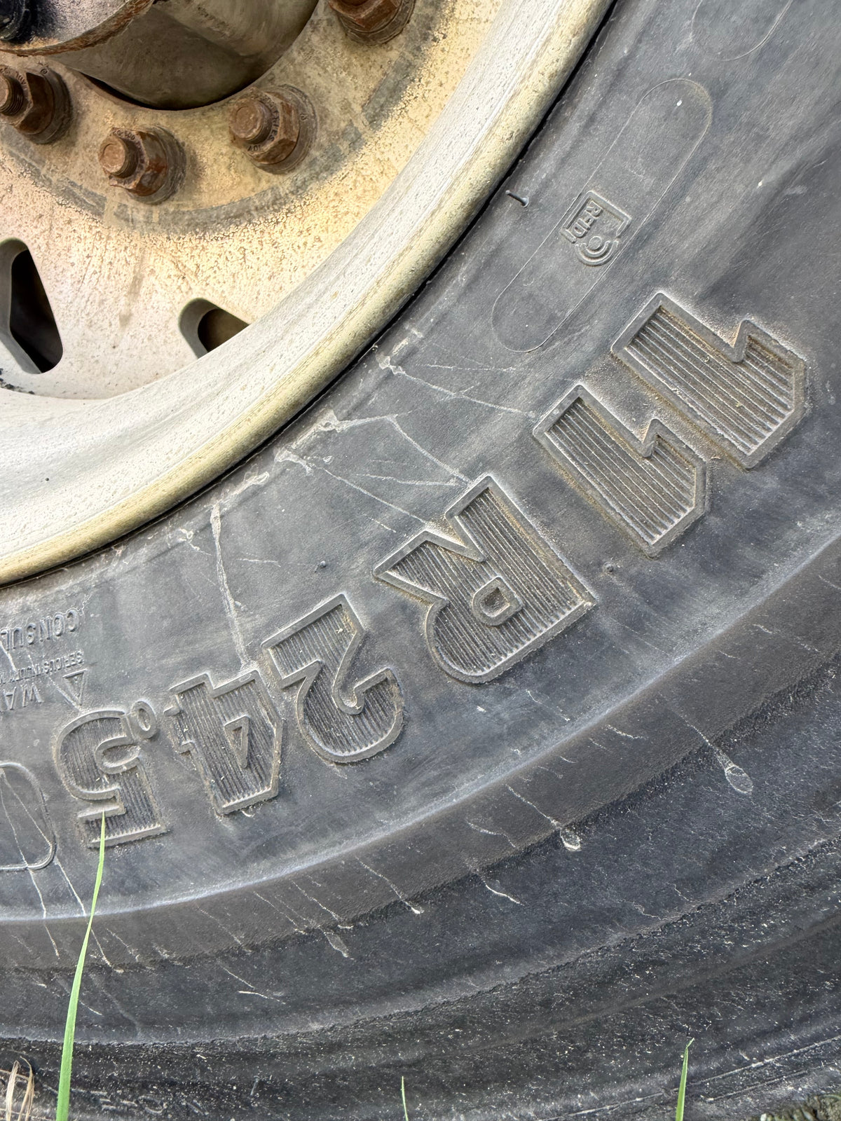 24.5 aluminum Freightliner rims