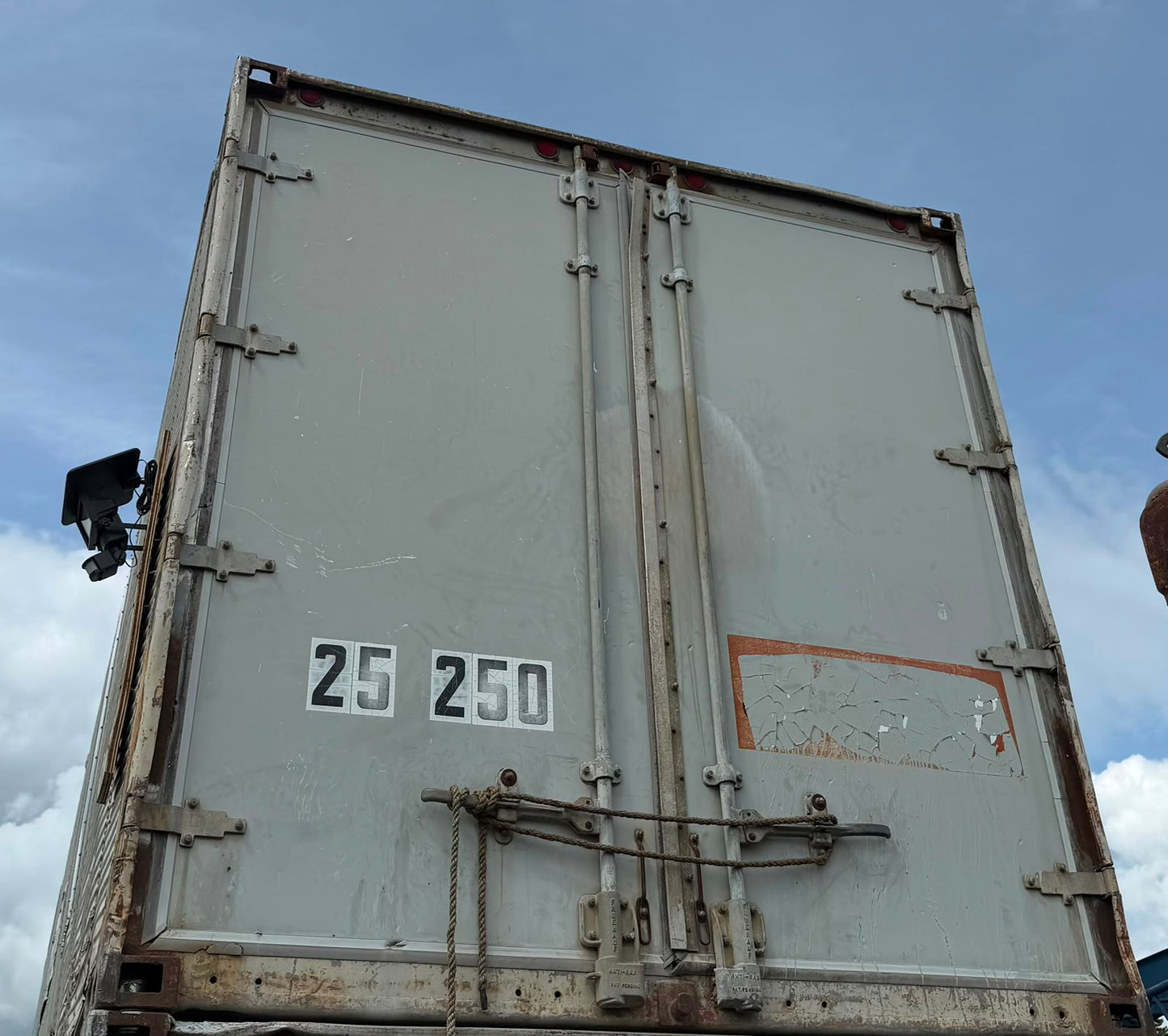 35’ Insulated Old Shipping Container