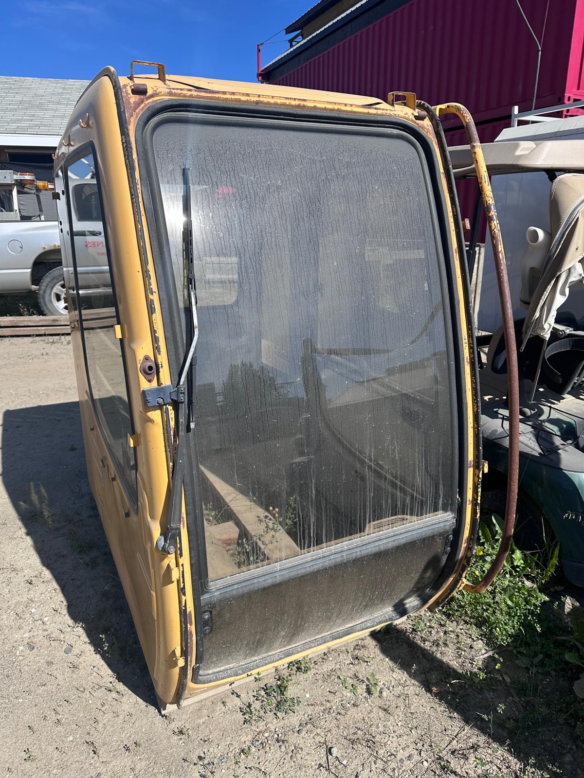 Hitachi 450 Excavator Cab