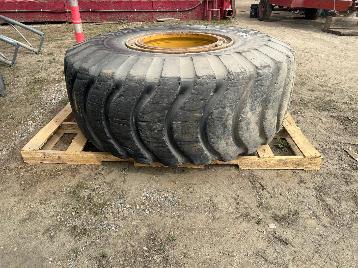 23.5 R25 Michelin Tire