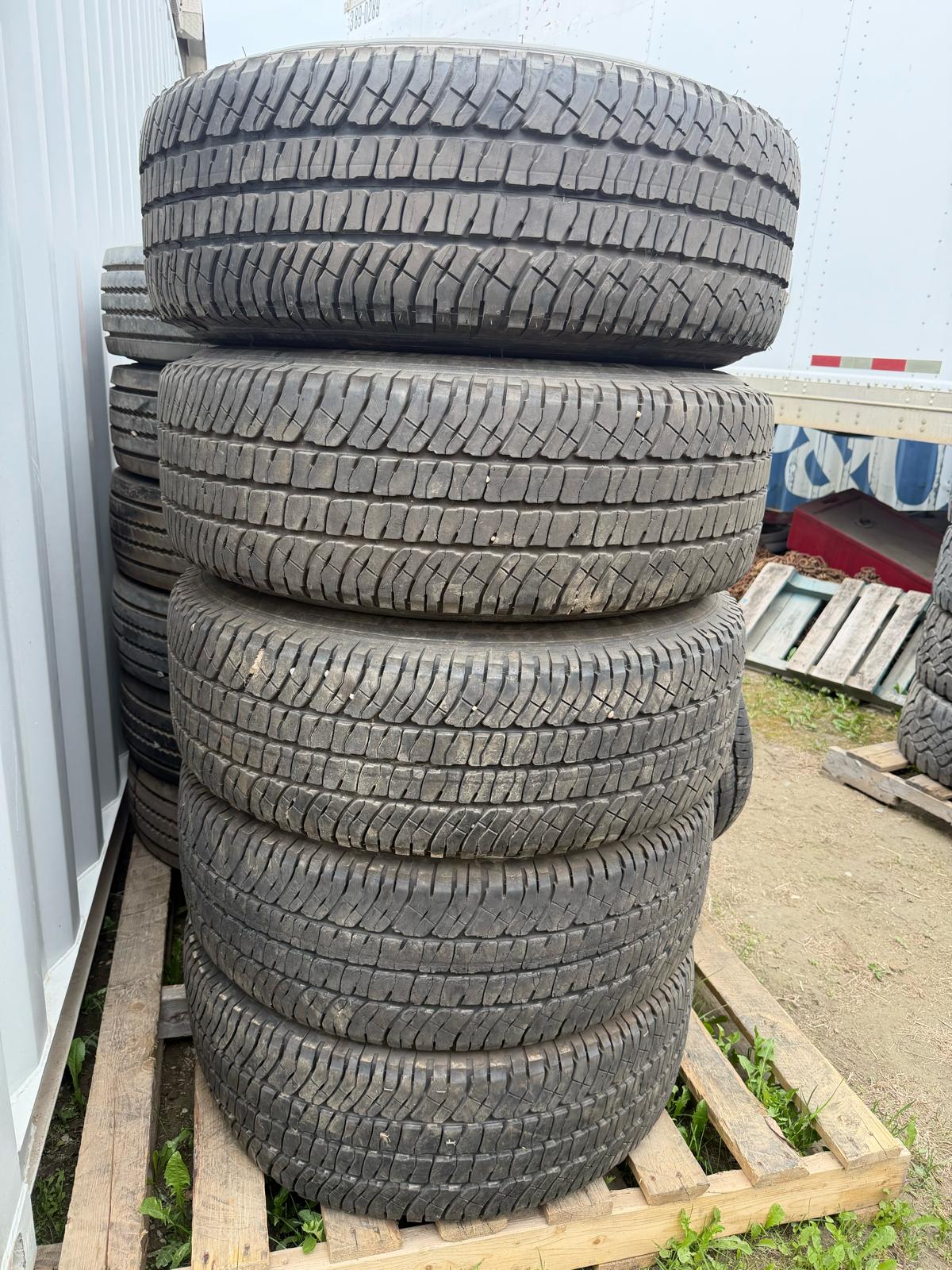 MICHELIN LTX A/T2 LT275/70R1, each