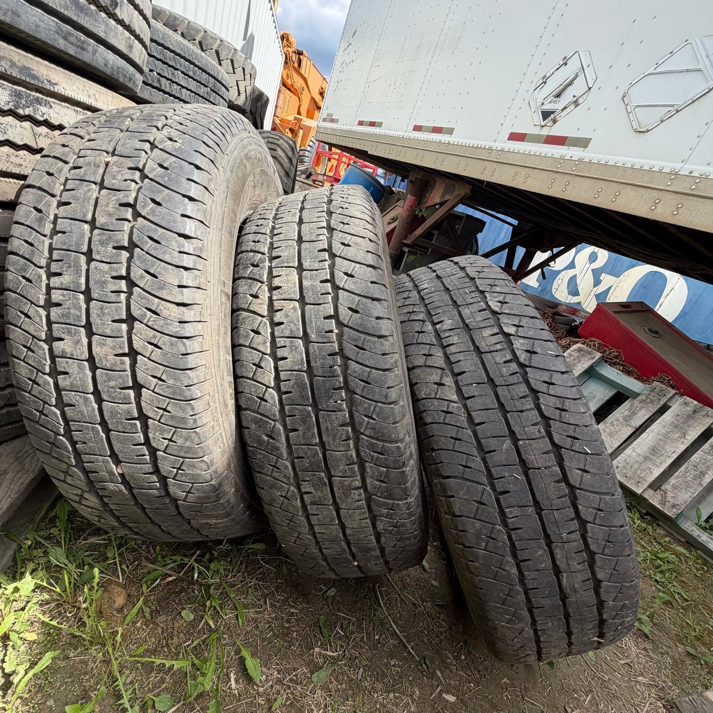 Michelin 265 70R/18, each