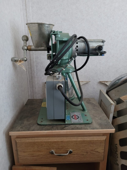 Holmes Model 350 Crusher