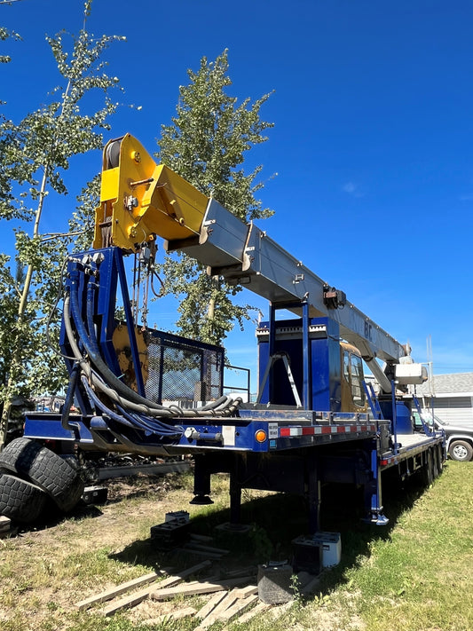 2009 QMC 30 TON HYDRAULIC CRANE TRAILER