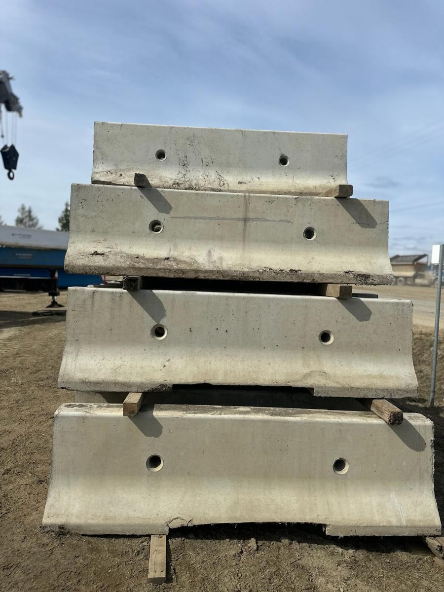 8' Concrete Jersey Barriers