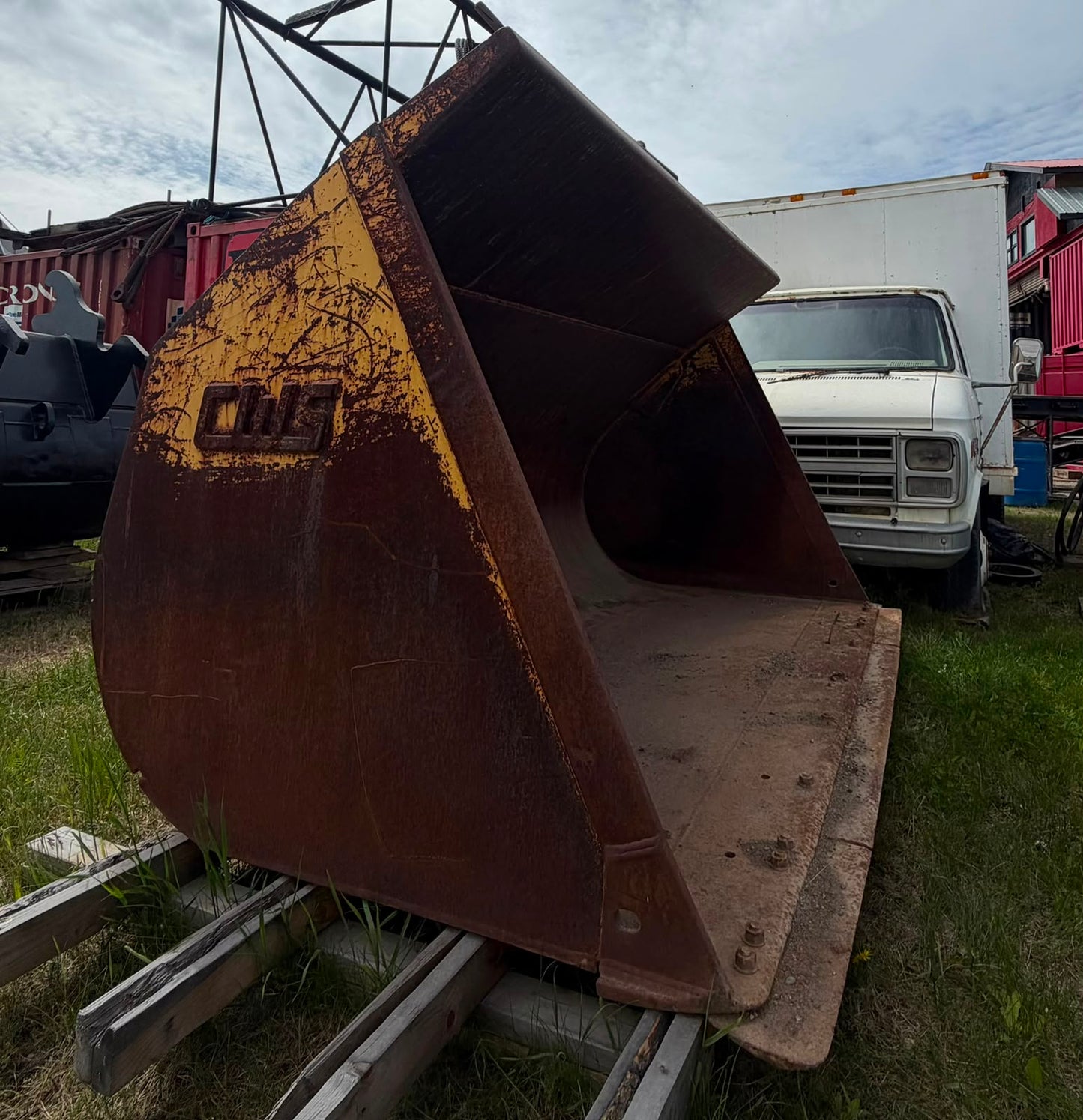 JOHN DEERE LOADER BUCKET