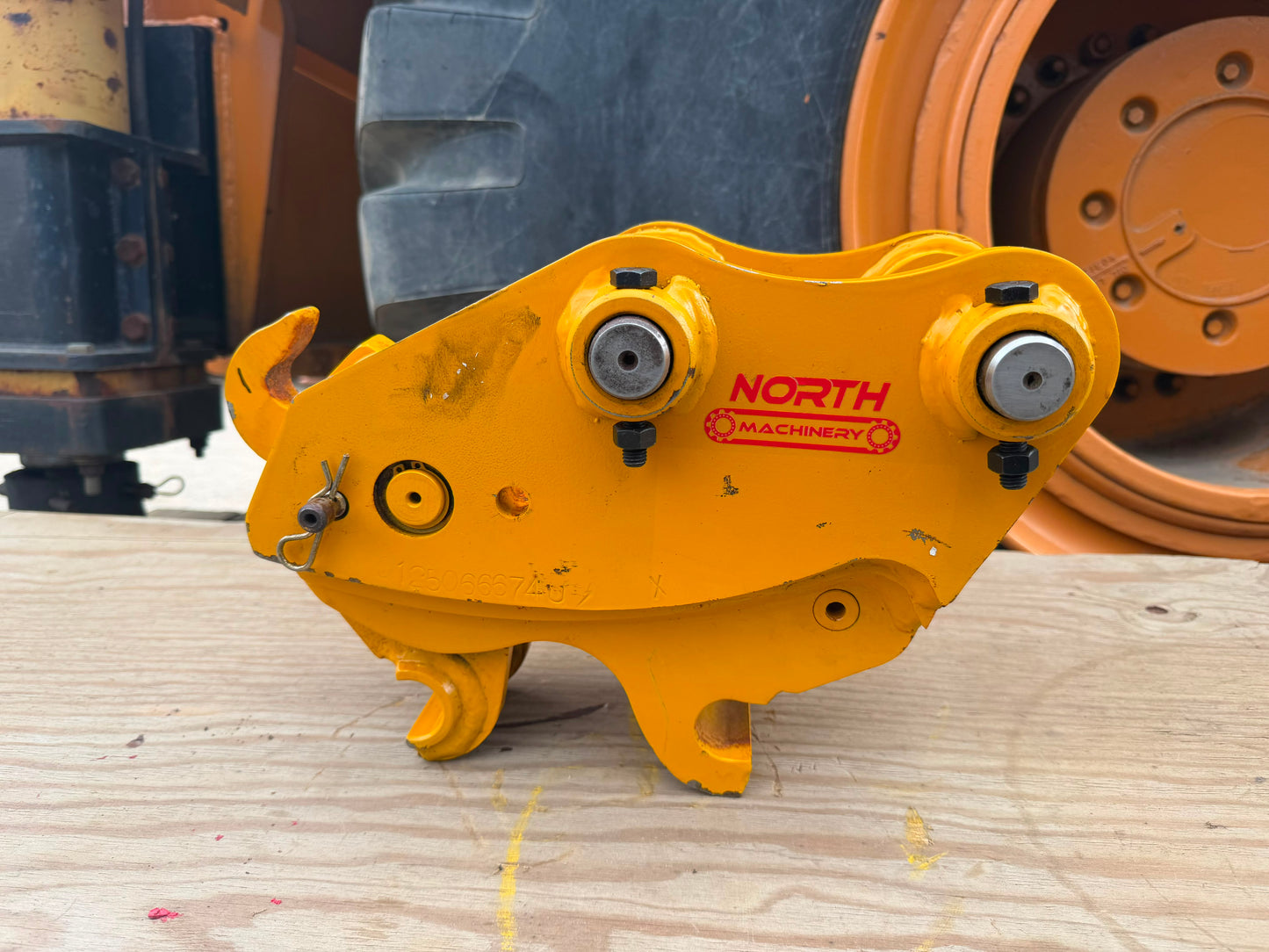 NORTH MACHINERY MINI EXCAVATOR QUICK CHANGE ATTACHMENT