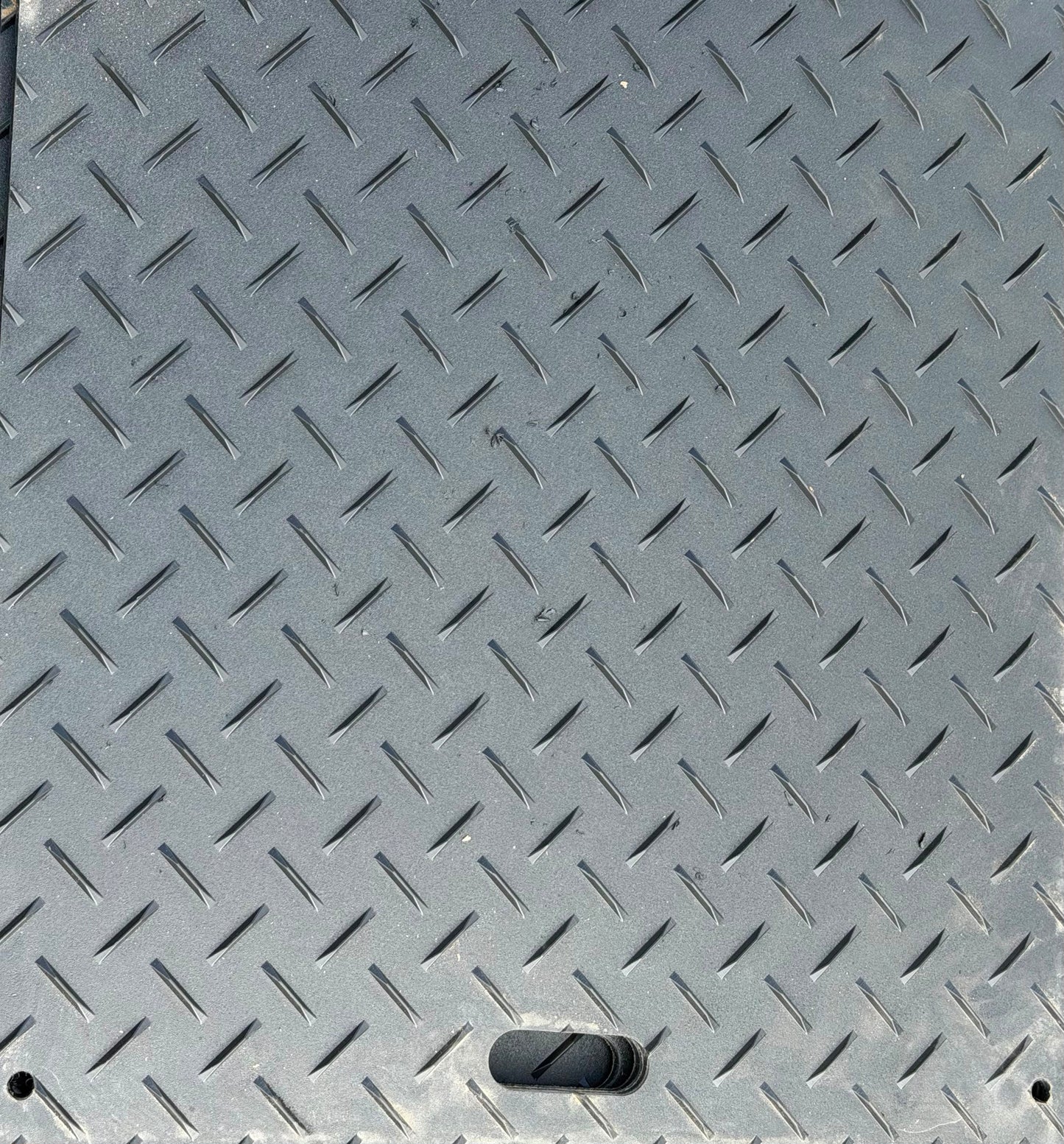 BLACK PLASTIC WORK MATS