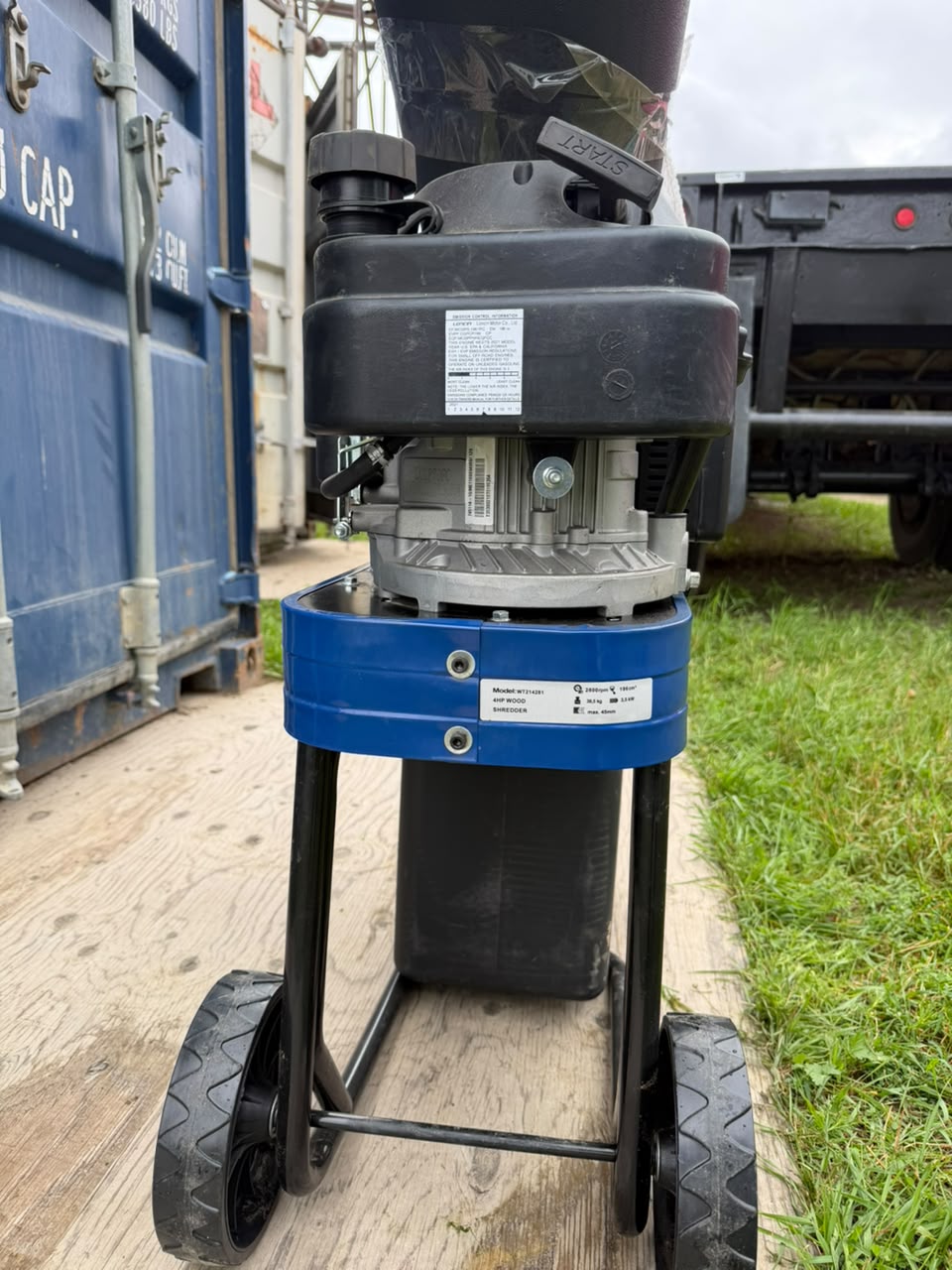 4HP WOOD CHIPPER/SHREDDER
