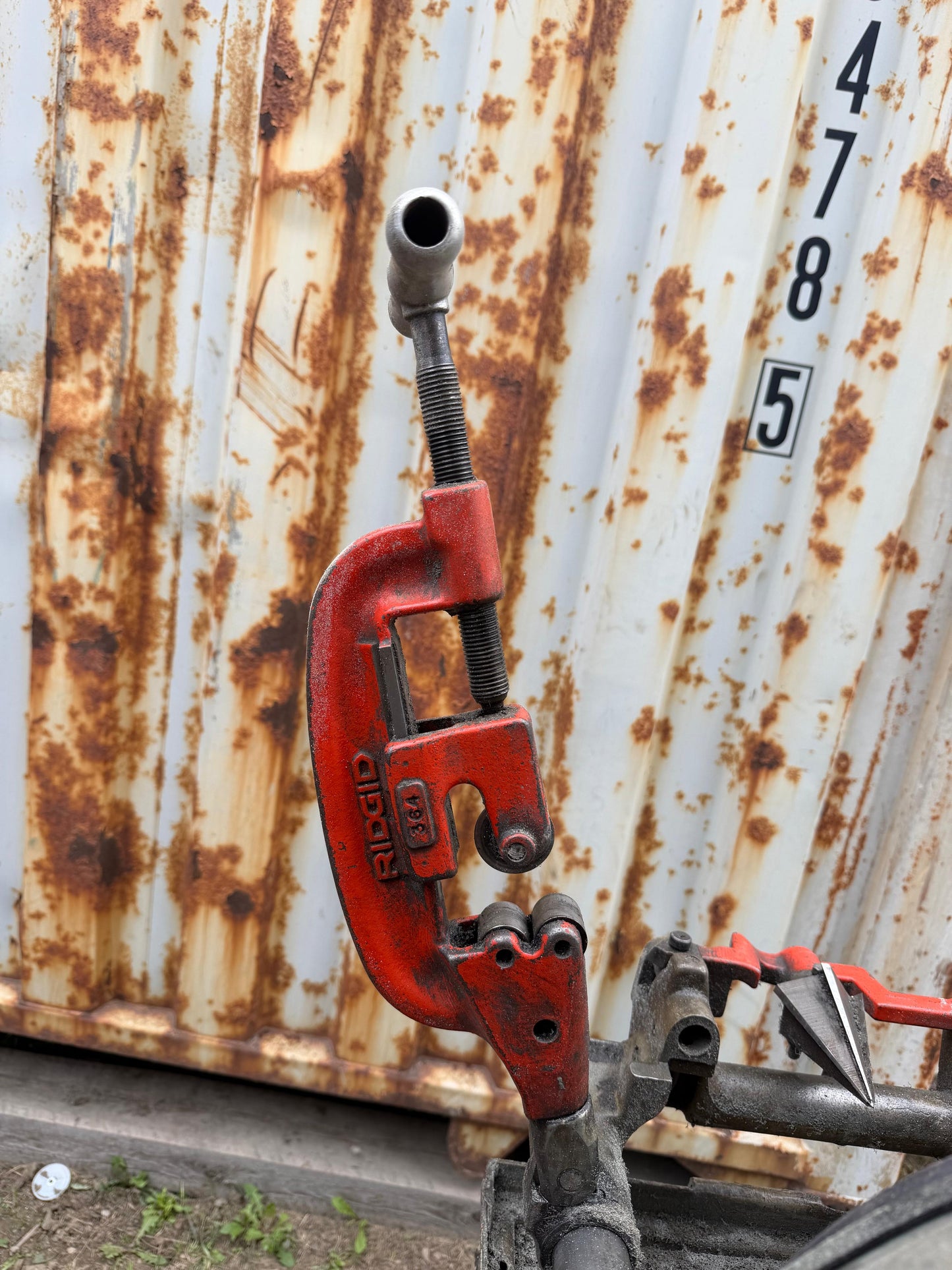 RIDGID PIPE THREADING MACHINE