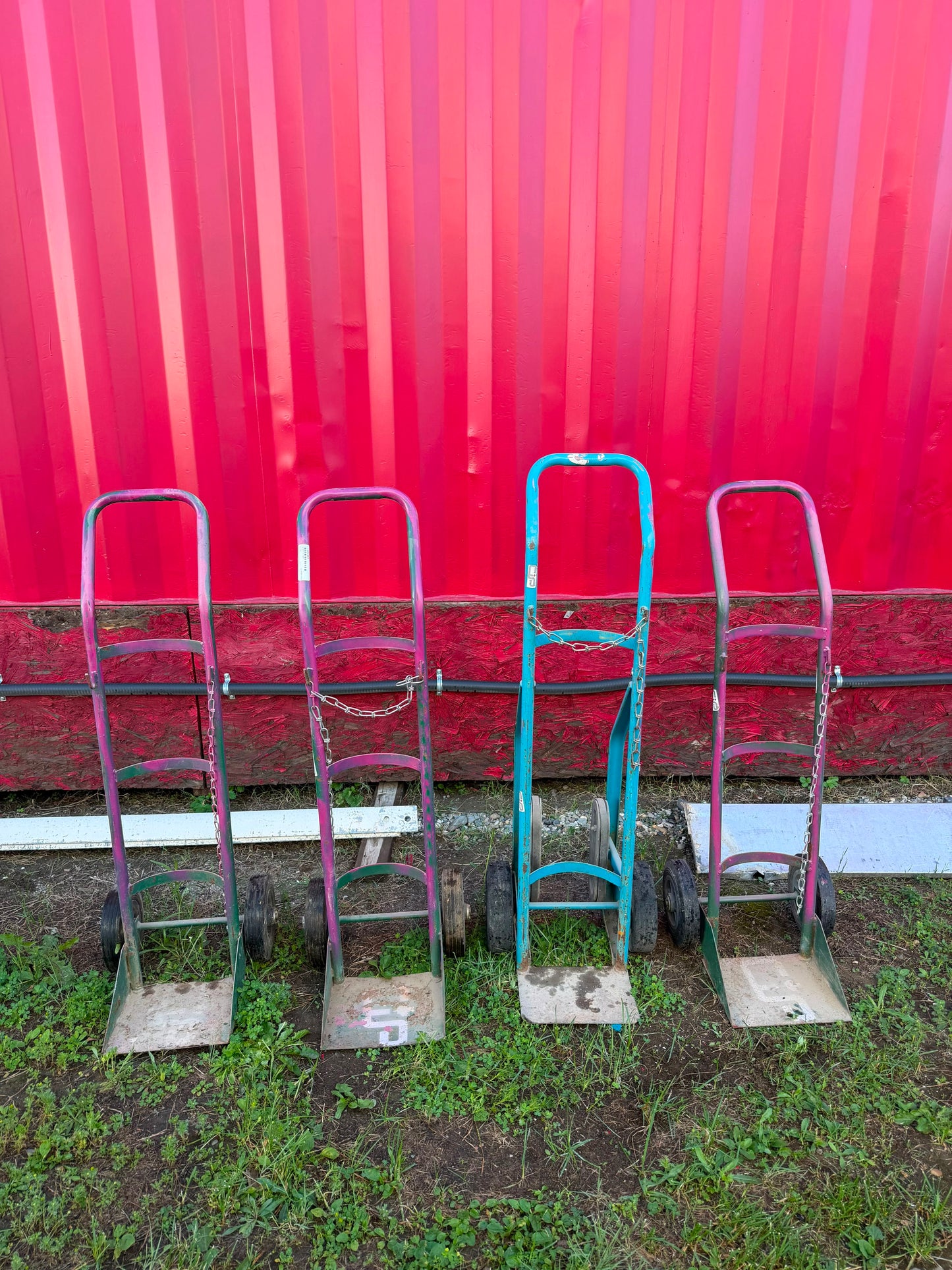 Oxygen tank cart