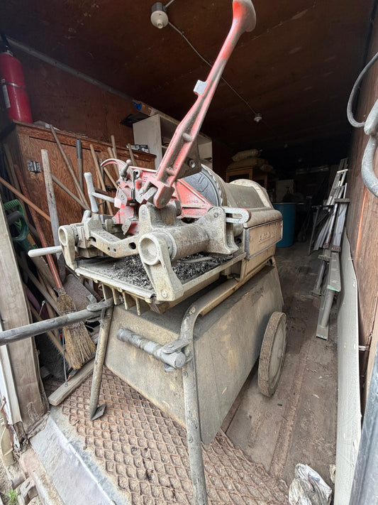 RIDGID THREADING MACHINE
