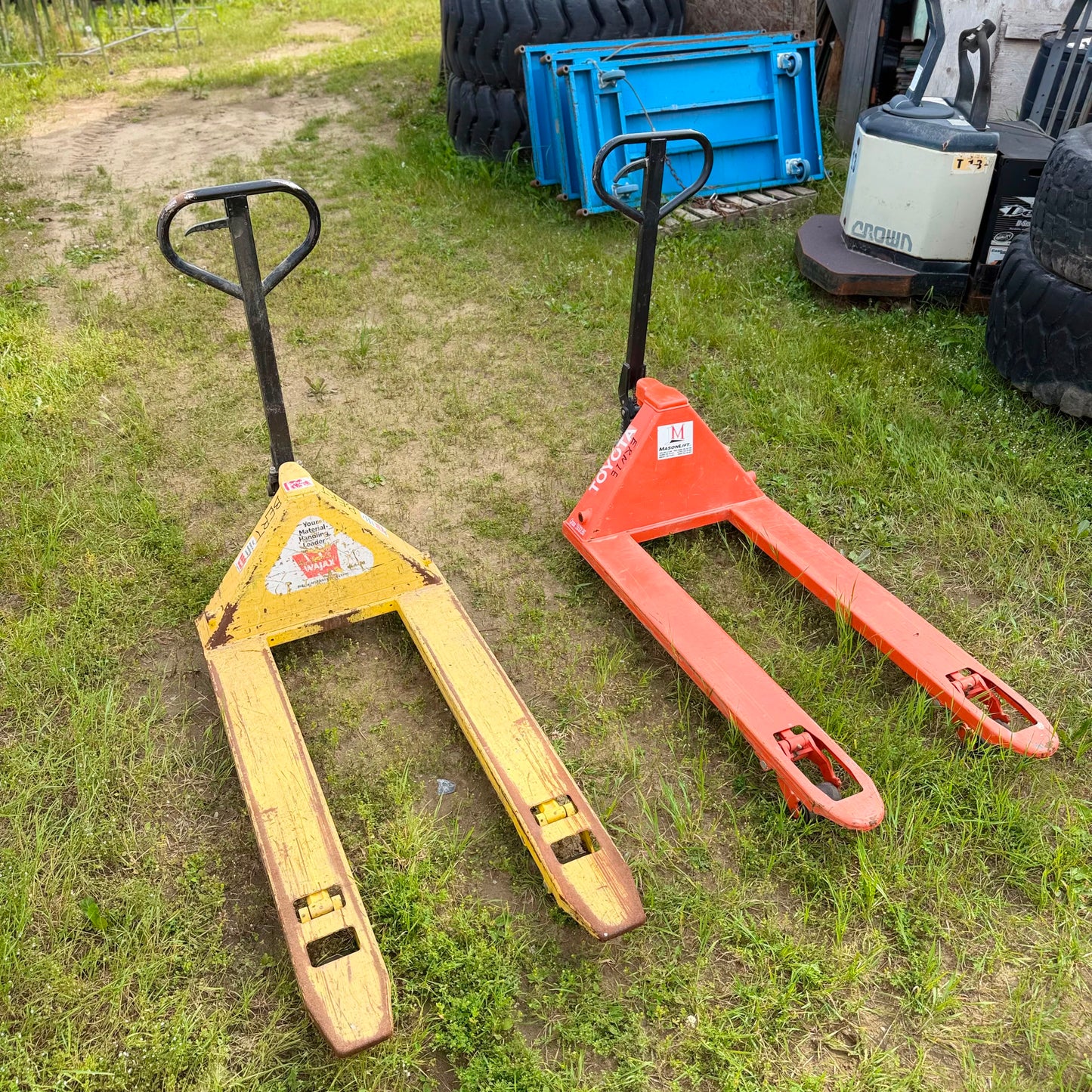 PALLET JACKS