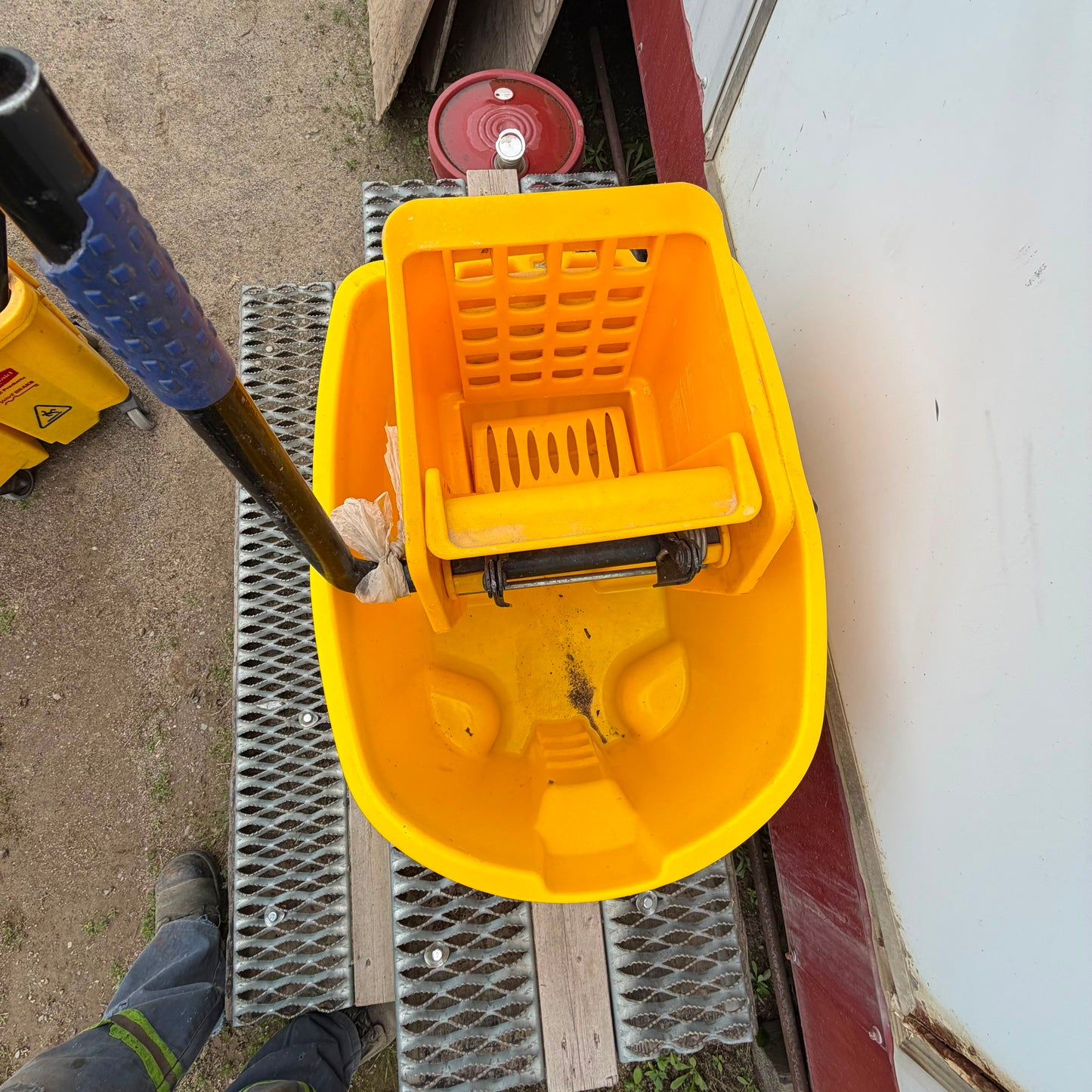 MOP BUCKET
