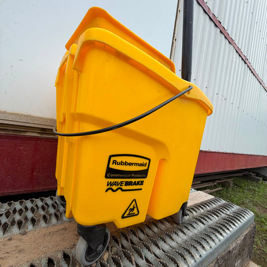 MOP BUCKET