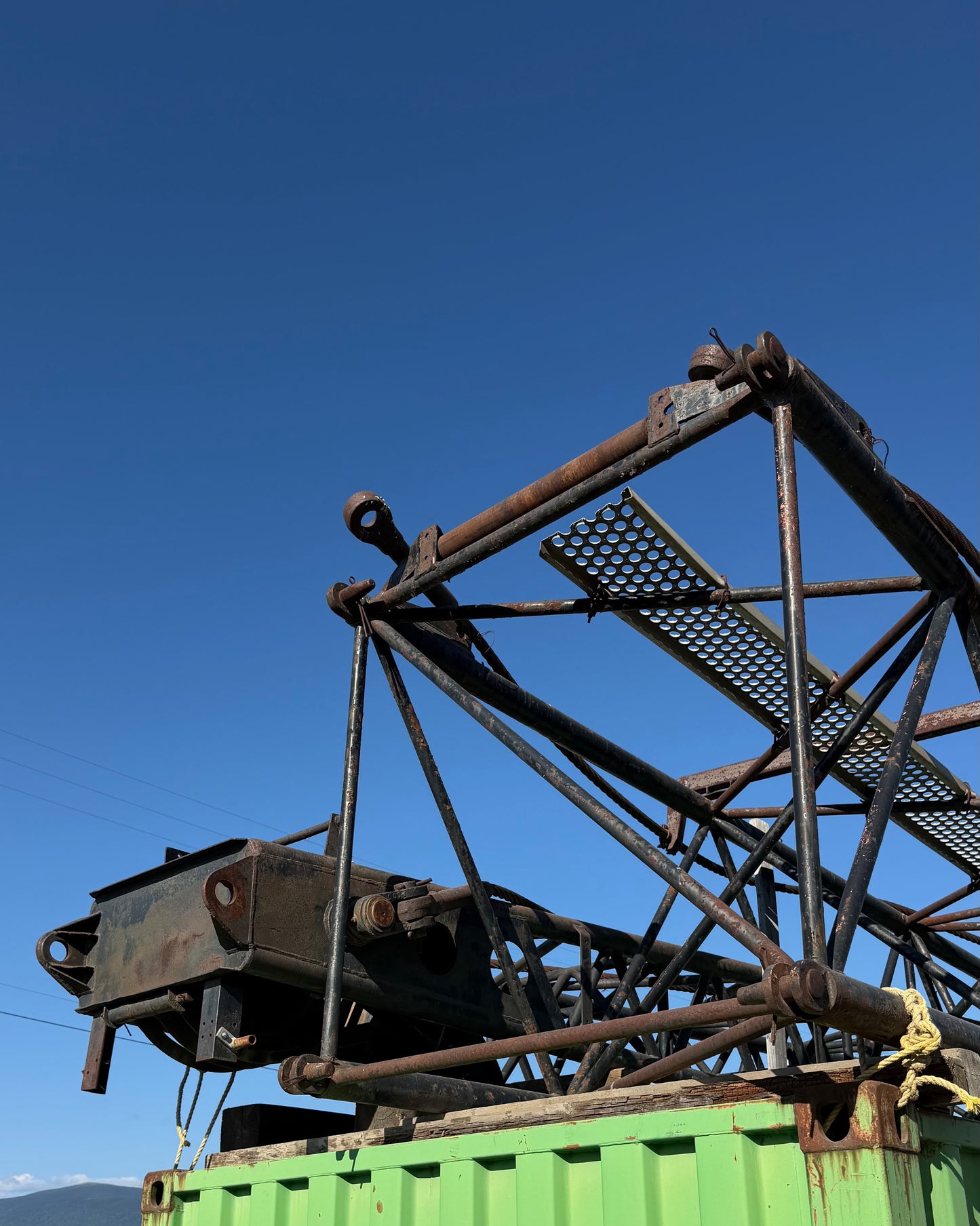 American Crane 59H boom tips