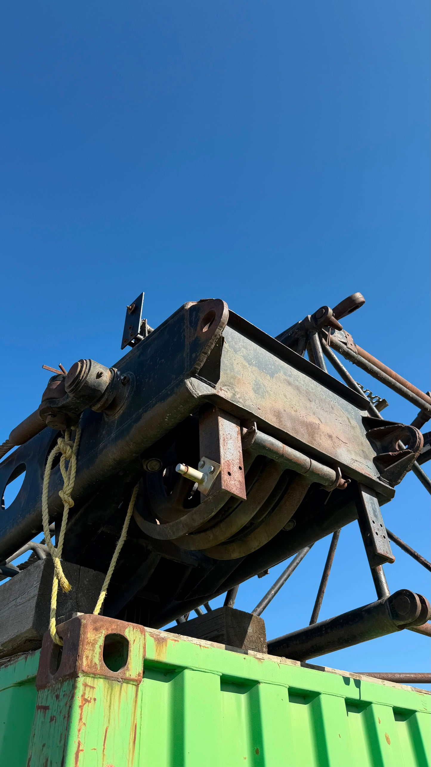 American Crane 59H boom tips