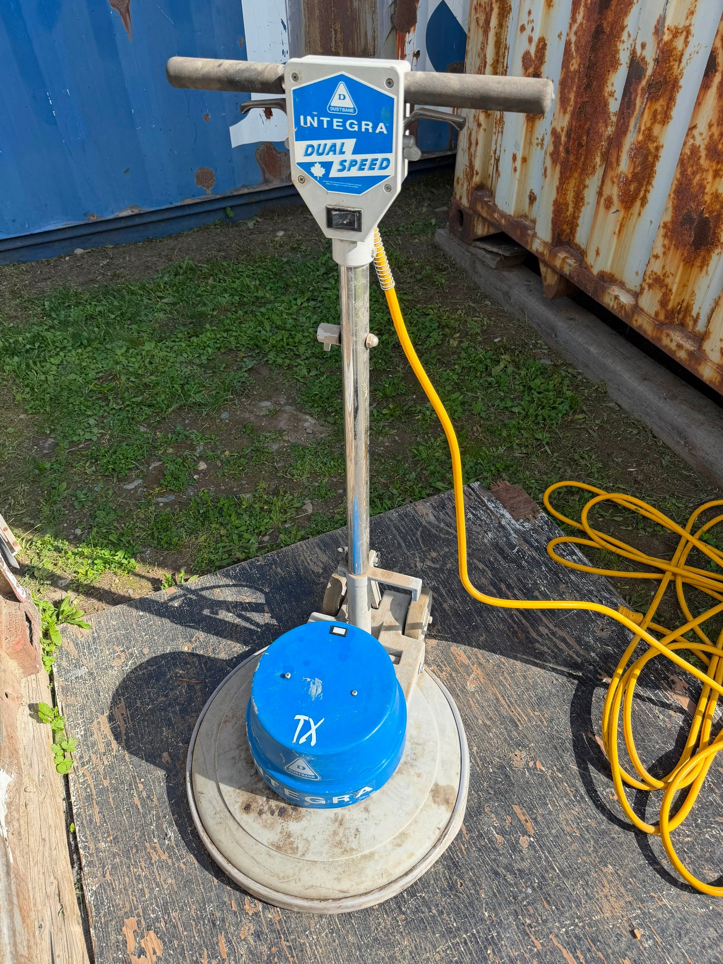 DUSTBANE FLOOR POLISHER