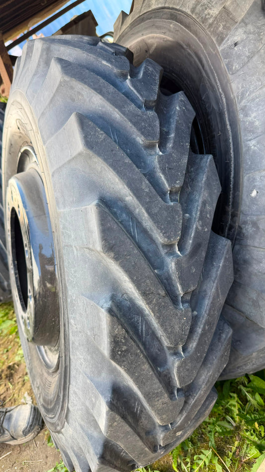 10.00-20 BRIDGESTONE TIRES WITH RIMS