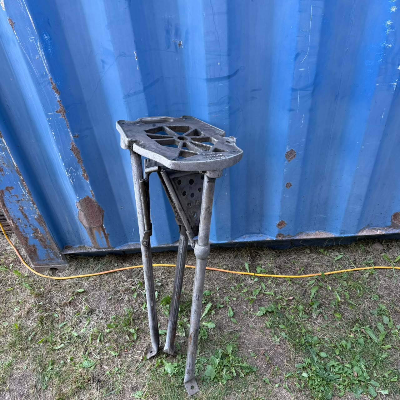 RIDGID TRI STAND