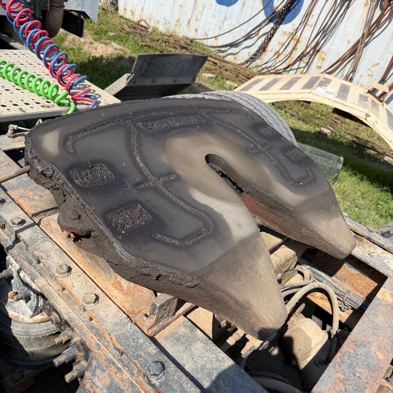 FIFTH WHEEL SLIDING HITCHES