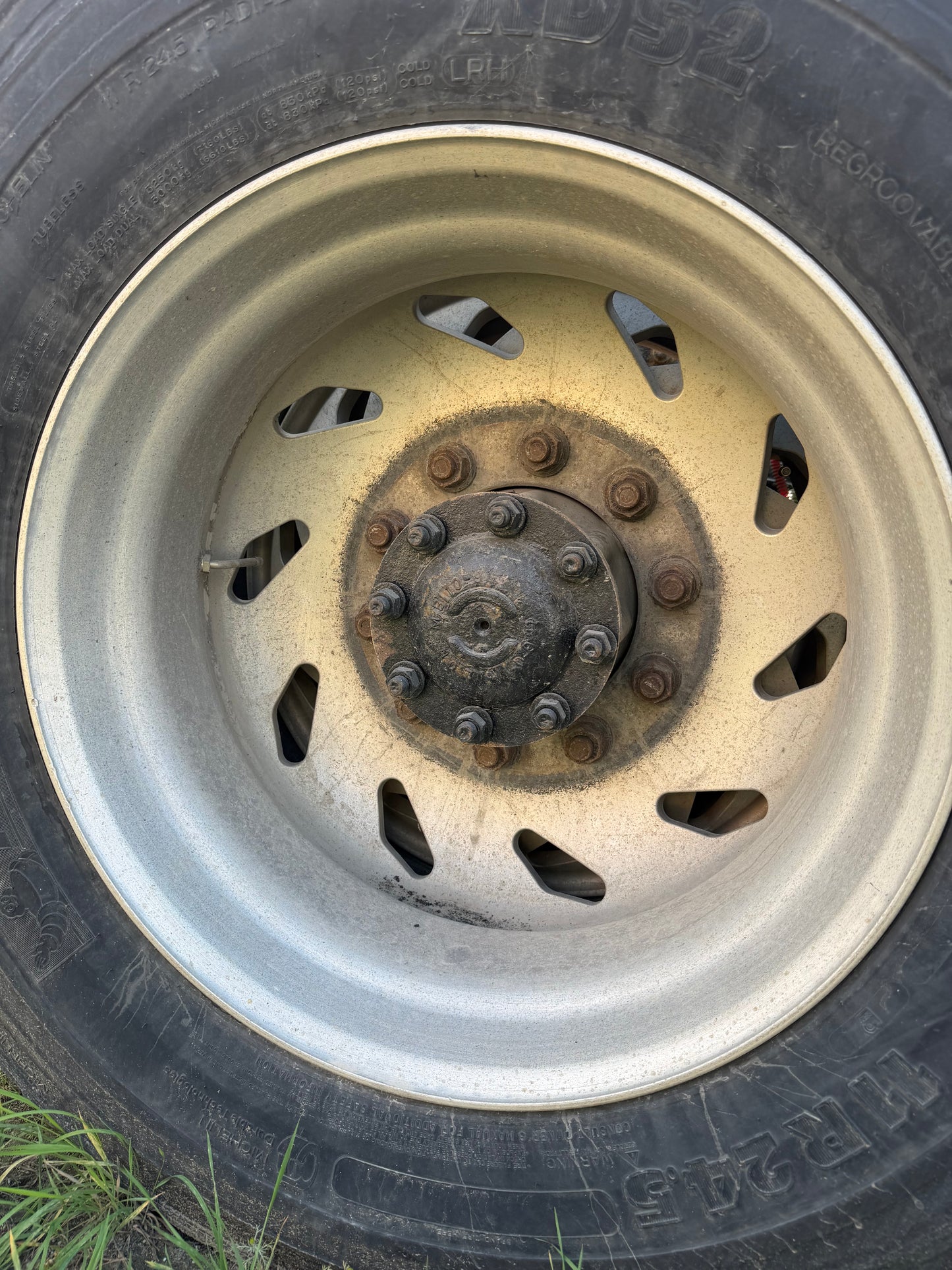 24.5 aluminum Freightliner rims