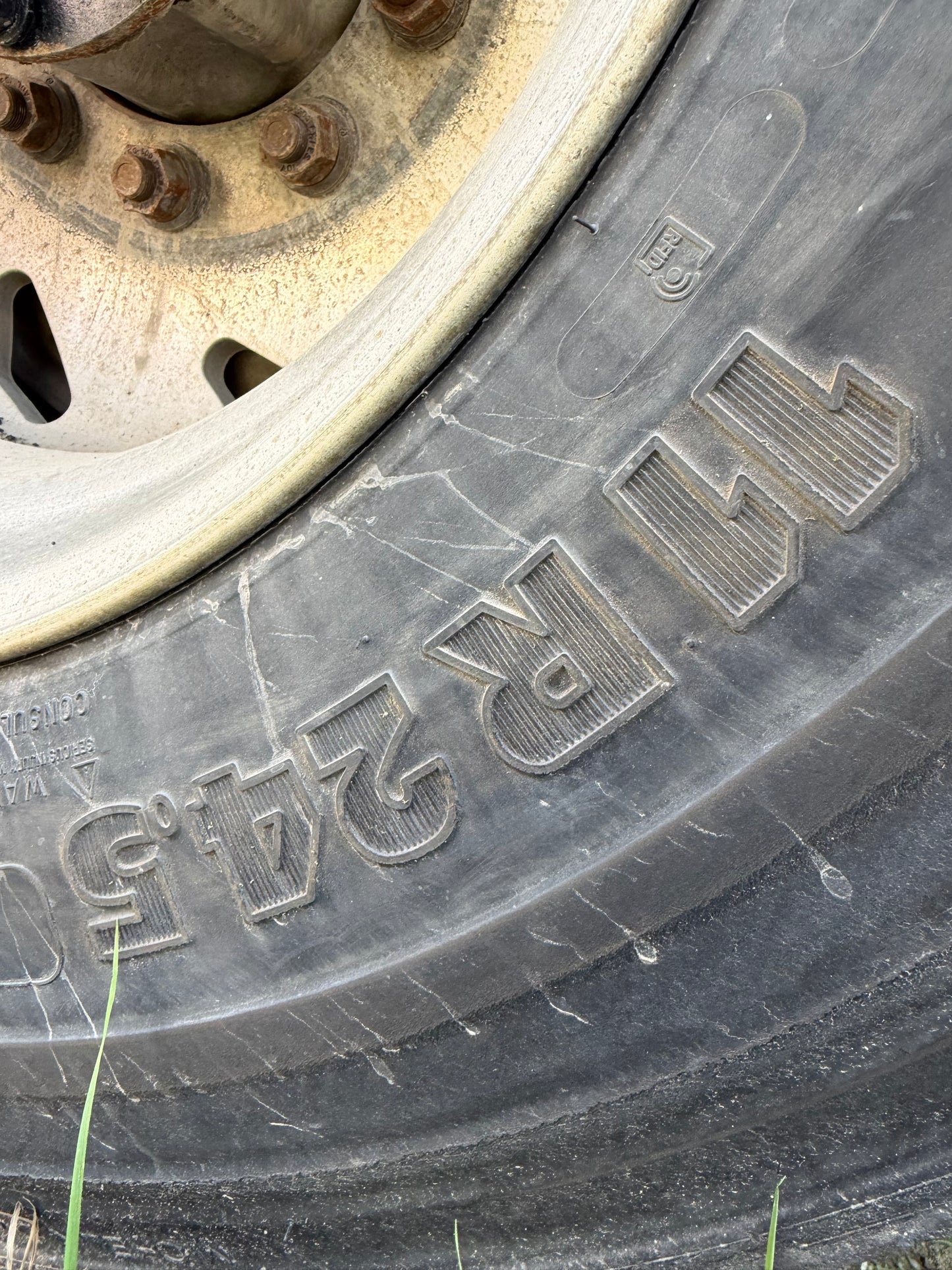 24.5 aluminum Freightliner rims