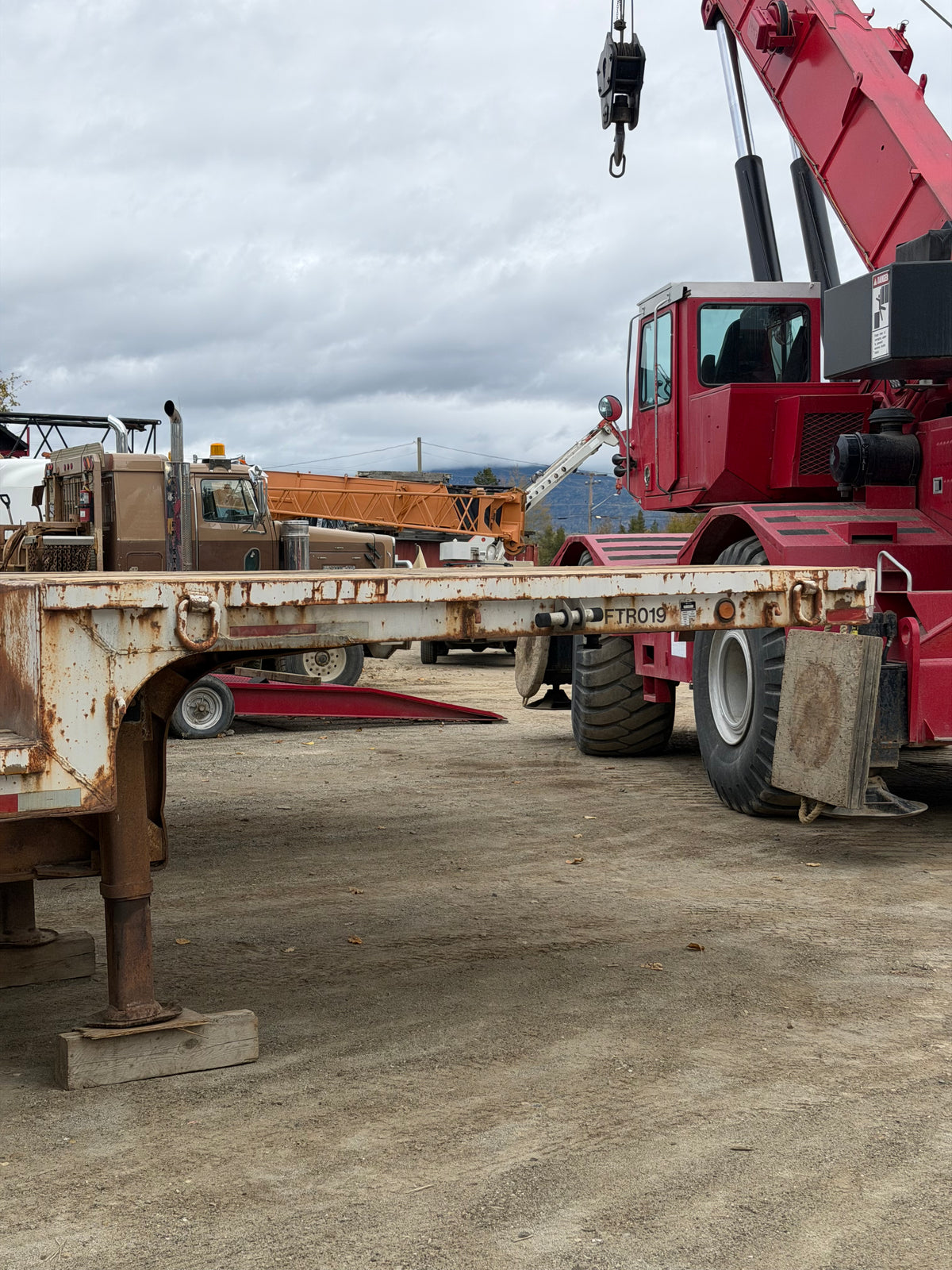 Tandem axle trombone step deck,