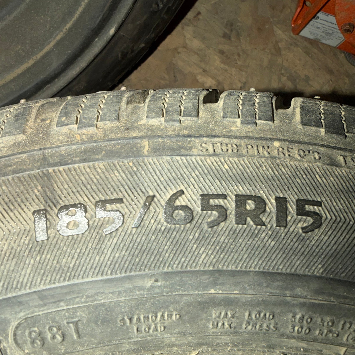 STUDDED WINTER TIRES WITH RIMS