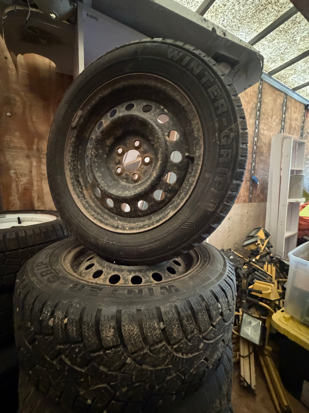 STUDDED WINTER TIRES WITH RIMS