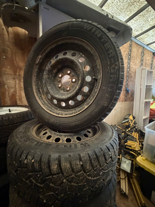 STUDDED WINTER TIRES WITH RIMS