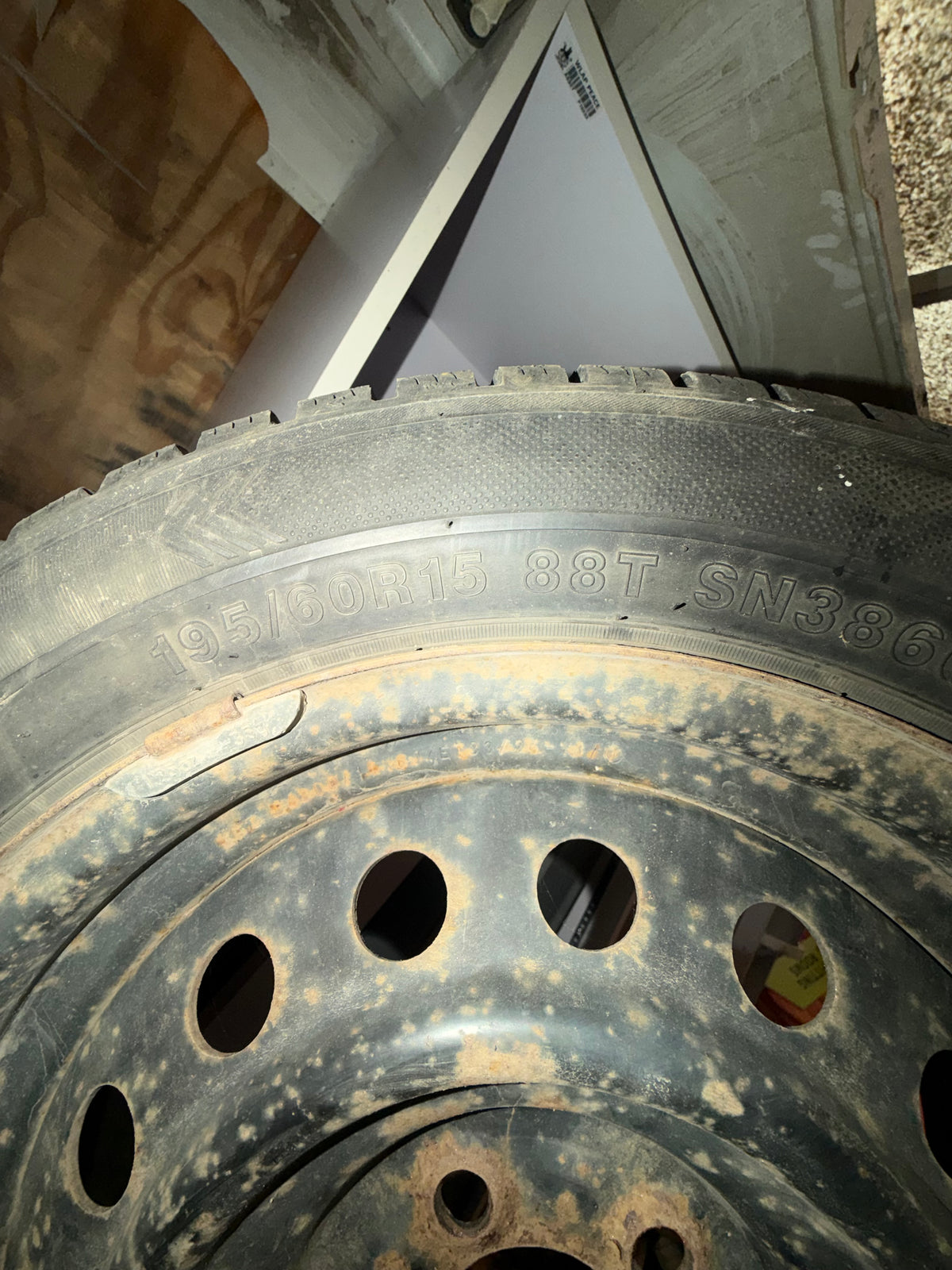 STUDDED WINTER TIRES WITH RIMS
