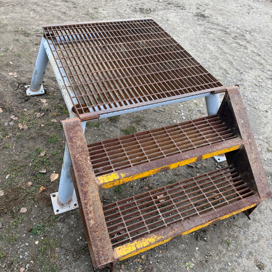 Heavy-Duty Steel Steps