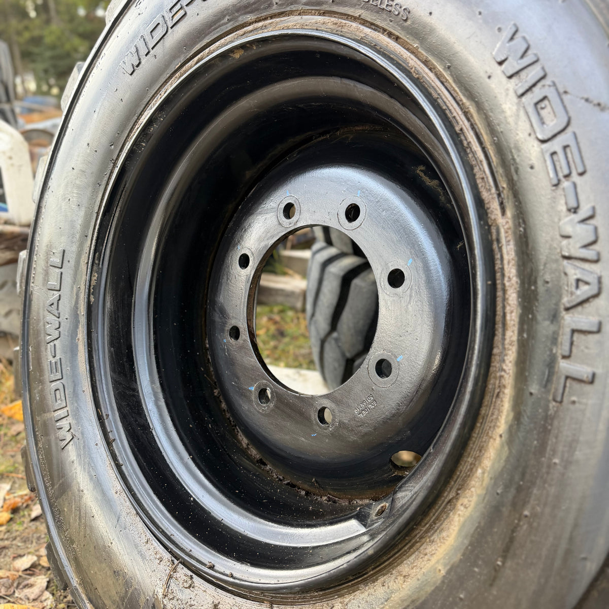 385/65-22.5 CAMSO HAULER SKS Tire & Rim